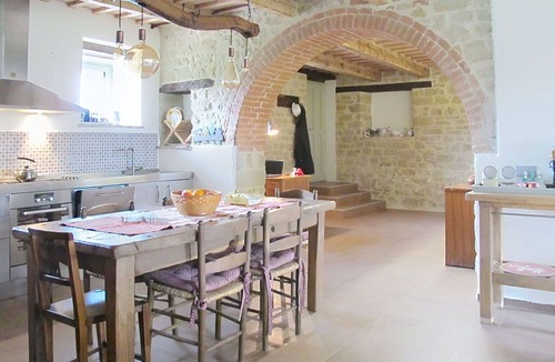 Amandola Villa | Beautiful private villa for 14 guests with private pool, WIFI, pets allowed and panoramic view