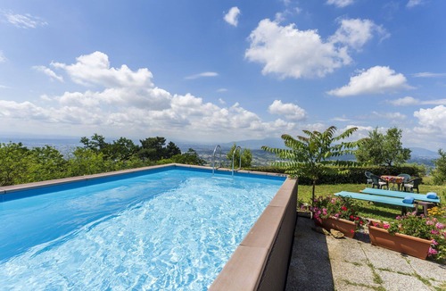 Uzzano Villa | Beautiful private villa for 5 people with private pool, WIFI