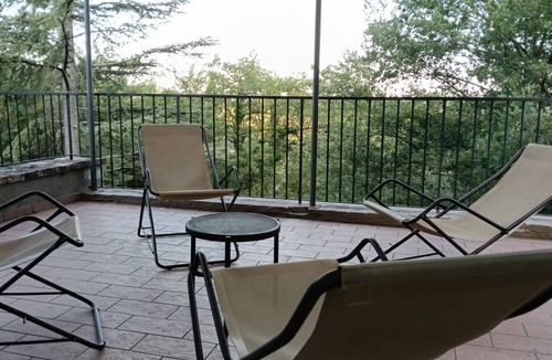 Valfabbrica Villa | Beautiful villa for 7 people with WIFI, pool, TV and terrace, close to Assisi