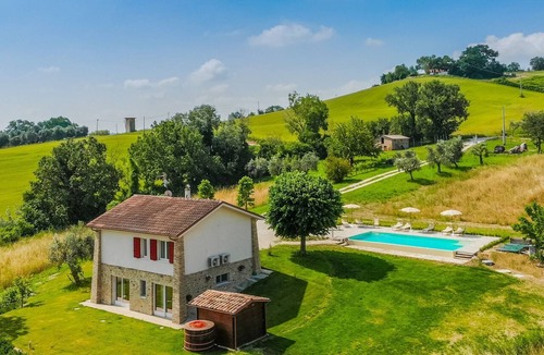 Mondavio Villa | Beautiful villa with heated, infinity pool in the countryside of Mondavio, 20 km from the sea