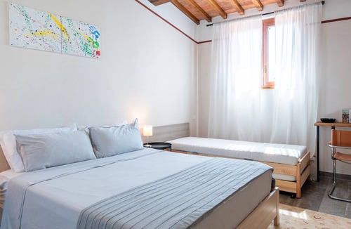 San Pietro a Cegliolo Bed & Breakfast | Bed and Breakfast 'Camera 4' with Shared Terrace, Wi-Fi and Air Conditioning