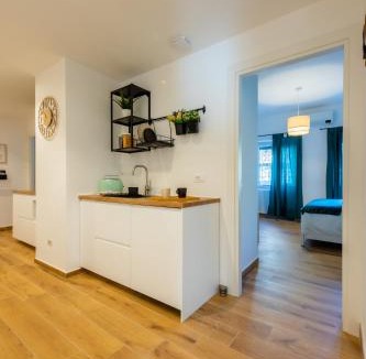 Zona I Val Melaina Bed & Breakfast | Bed & Breakfast Across The Room(e)