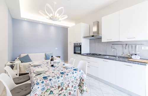 Follonica Apartment | Bedo House - Beachfront Sea View Flat in Follonica, Follonica, Italy