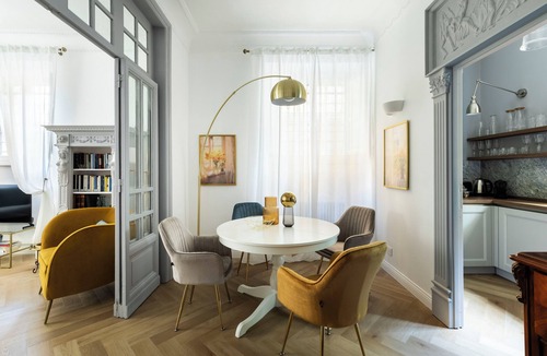 Quartiere XVII Trieste Apartment | Belle Epoque House of Mirror