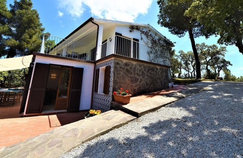 Naregno House | Belvilla by OYO Villa Alexa Sei