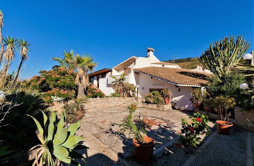 Valderice House | Belvilla by OYO Villa Le Palme Nove