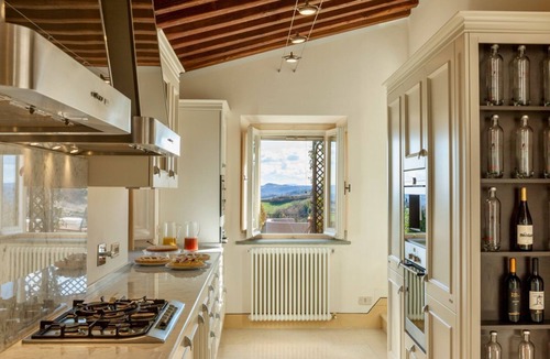 Allerona Villa | Bisenzio Farmhouse - Six Bedroom Villa, Sleeps 12