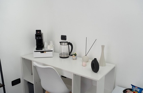 Mercato San Severino Apartment | Black and White Guesthouse
