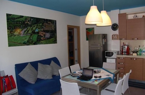 Marina di Castagneto Carducci Apartment | Blue flat with terrace