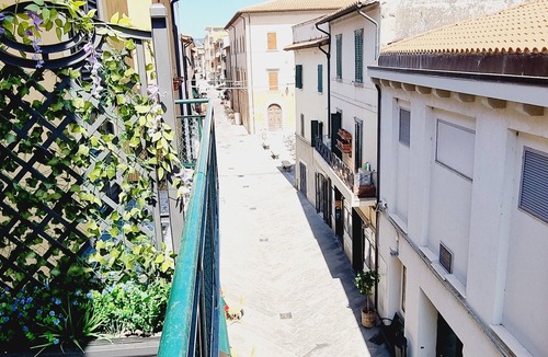 Orbetello Apartment | BluMare Adorable mini apartment in historic center
