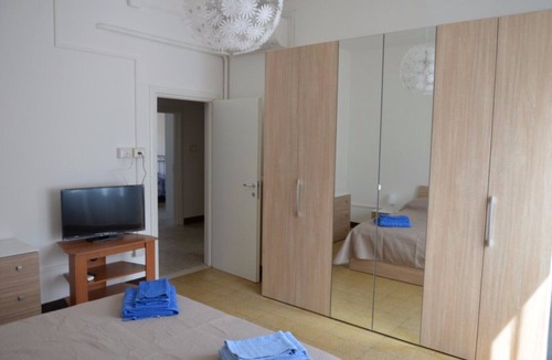 Fossolo Bed & Breakfast | Bologna Dream Bed and Breakfast - Short Lets Apartments - Room 2