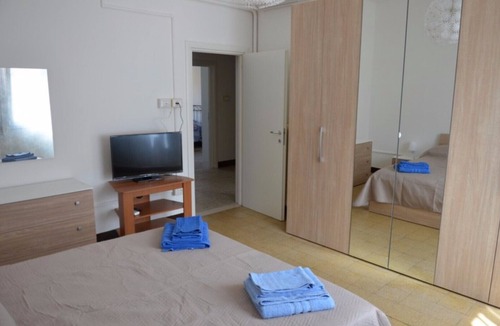 Fossolo Bed & Breakfast | Bologna Dream Bed & Breakfast - Short Lets Apartments - Room 1
