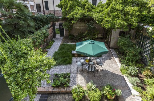 Dorsoduro Apartment | Ca' Carmini with Private Garden