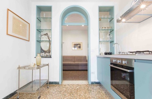 Dorsoduro Apartment | Ca Grimani Great Canal View and Comfort