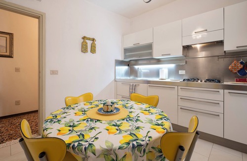 San Polo Apartment | Ca' Lipoli - Four Bedroom Apartment, Sleeps 6