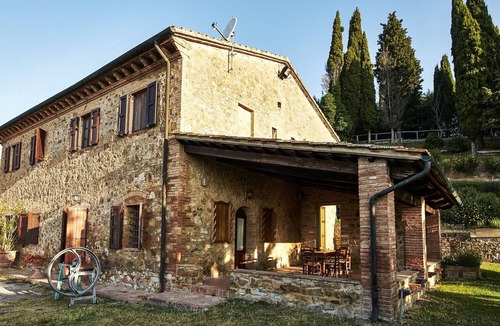 Gambassi Terme Apartment | Caccia - Spacious Apartment with Views of the Tuscan Hills