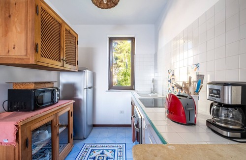 Santa Caterina Apartment | Cala D'Aspide - Apt 1: Sea View, Wi-Fi & Air Conditioning