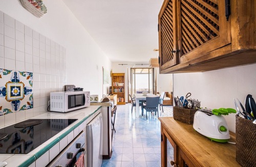 Santa Caterina Apartment | Cala D'Aspide Apartment 5 with Sea View, Wi-Fi, and Air Conditioning