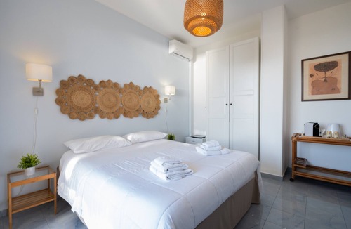 Santa Caterina Bed & Breakfast | Cala D'Aspide B&B – Garden View Room, Wi-Fi, Air Conditioning