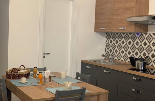 Palo del Colle Apartment | Camellia Apartment