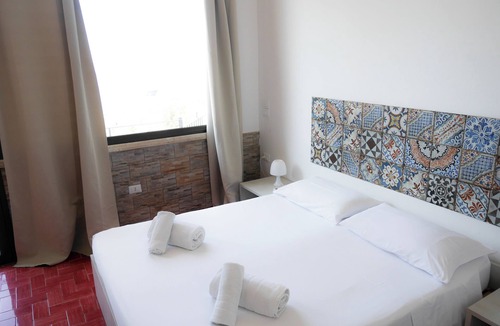 San Leonardo Bed & Breakfast | Camera Matrimoniale Vista Mare a due Passi Dalle Saline e Scuole Kitesurf