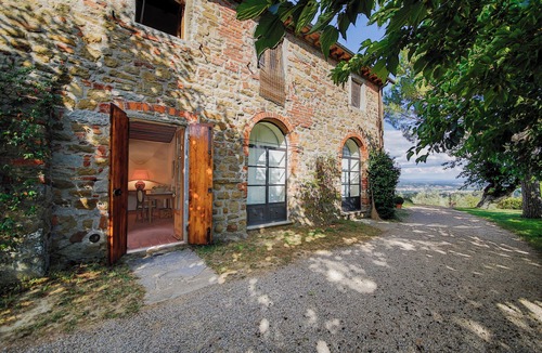 Figline e Incisa Valdarno Apartment | CAMPOPINETA APARTMENT MULBERRY