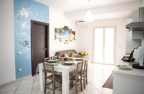 Piazza-Tralia-Pendolo Apartment | Casa Anna Superior Faito View – Spacious Apartment with Mountain Views