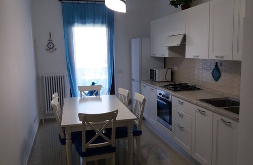 Chiesiola Apartment | Casa Azzurra a few steps from the sea