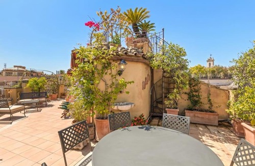 Rome City Centre Apartment | Casa Colonna, a Burghesius home