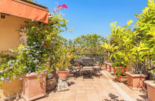 Rione VIII Sant'Eustachio Apartment | Casa Colonna, a Burghesius home