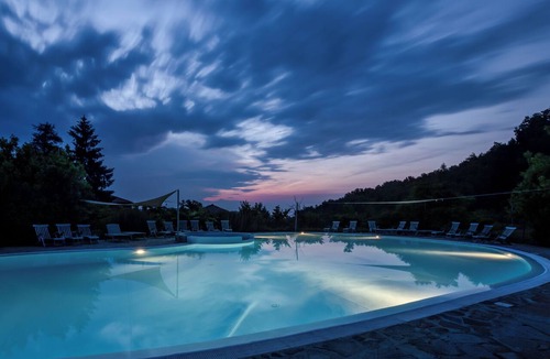 Cortemilia Apartment | Casa Crema: 200 m2, high ceilings, large pool, billiards/pool/game/laundry room.
