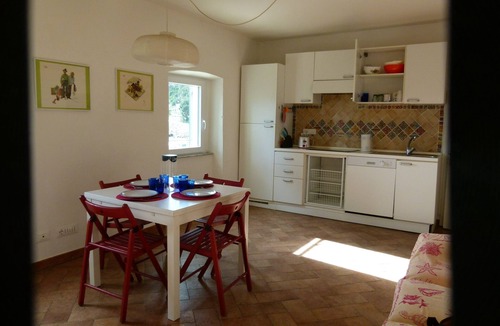 Porto Azzurro Apartment | Casa D'Alarcon 35, bright apartment on the Waterfront.