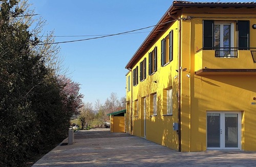 Castel San Pietro Terme Apartment | Casa del Falegname · Noce Loft with kitchen · 3 guests