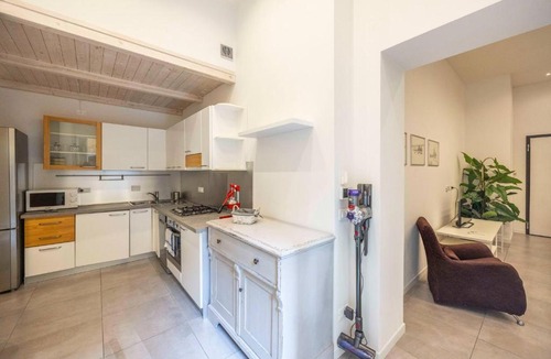 Historic Center Apartment | Casa dei Fiori, Bologna by Short Holidays