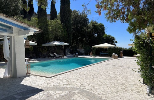 Morlupo House | Casa del Glicine, private saltwater pool