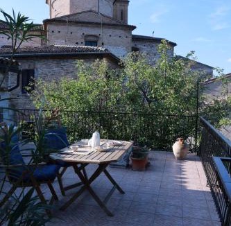 Pergola Apartment | Casa del Sole, tra arte e natura, House of the Sun, between art and nature