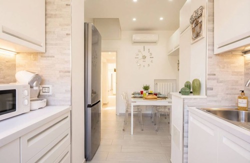 Municipio 1 Apartment | Casa di Carly - large cozy retreat in center
