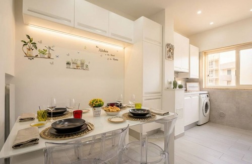 Municipio 1 Apartment | Casa di Carly - large cozy retreat in center