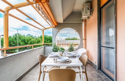 Municipio 1 Apartment | Casa Eos - with shared pool