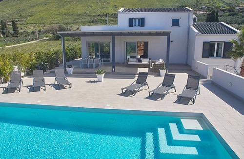 Castellammare del Golfo Villa | Casa Fior di Mandorla | Castellammare del Golfo | Sea View | Infinity Pool