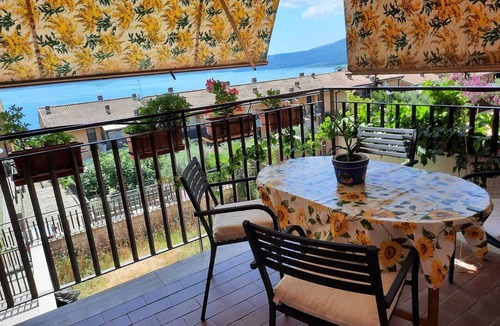 Lake Bracciano Apartment | Casa Felice 2 double bedrooms, 2 bathrooms, lake view, garden, 5 minutes from downtown