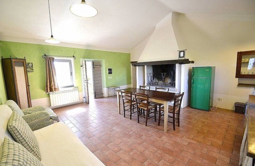 Castiglione del Lago House | Casa Flora E: A characteristic and welcoming apartment that is part of a villa surrounded by the greenery, with Free WI-FI.
