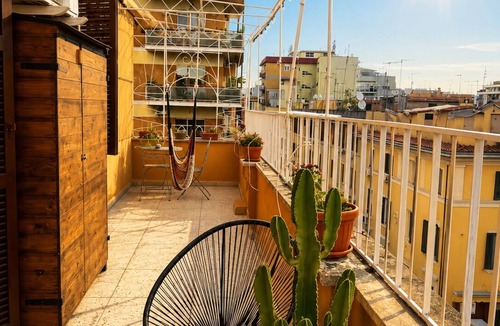 Tuscolano Apartment | CASA FRIDA, cozy bright attic with terrace.