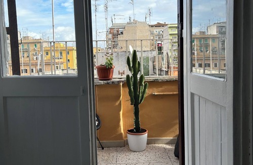 Tuscolano Apartment | Casa Frida. Studio flat with big terrace.