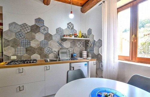 Spoleto House | Casa Geranio C: A modern and graceful apartment situated in a quiet location, a few minutes from the town center, with Free WI-FI.