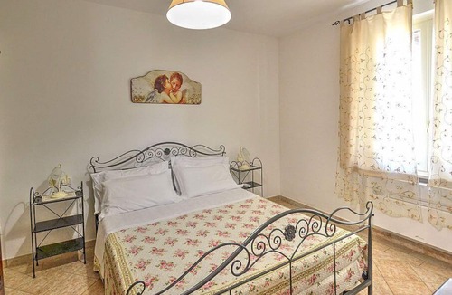 Spello House | Casa Ilena D: A graceful apartment situated in a quiet location, a few minutes from the town center, with Free WI-FI.