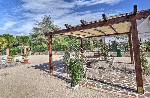 Spello House | Casa Ilena E: A graceful apartment situated in a quiet location, a few minutes from the town center, with Free WI-FI.