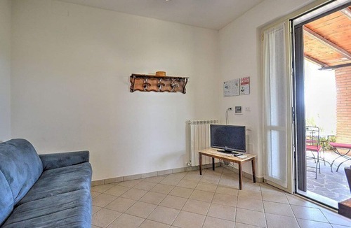 Spello House | Casa Ilena F: A graceful apartment situated in a quiet location, a few minutes from the town center, with Free WI-FI.
