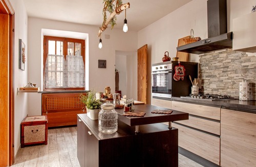 Asciano Pisano House | Casa Zito: Mountain View, Private Terrace & Wi-Fi in San Giuliano Asciano Pisa