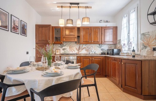 SantʼAndrea di Compito House | Casa Le Camelie: Spa and Relaxation in Lucca